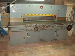 Бумаго-резательная машина БР-136